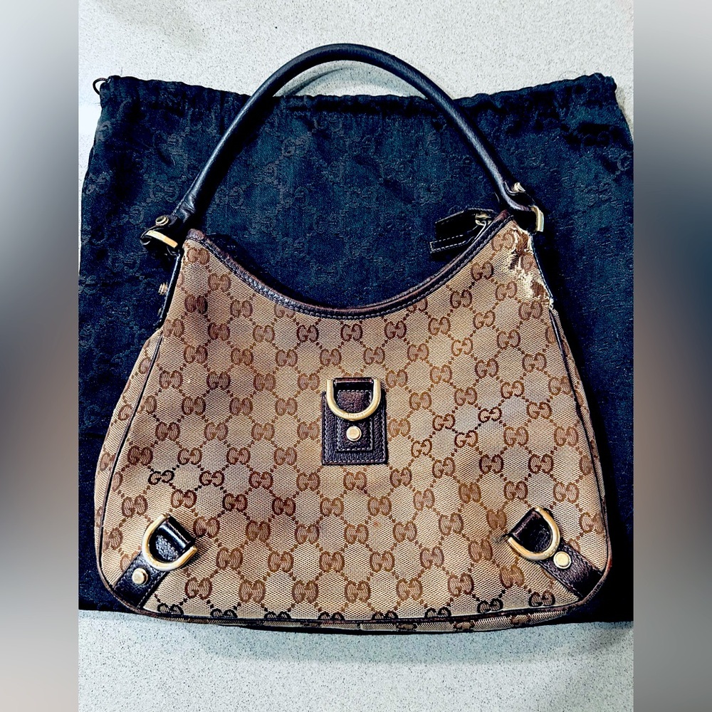 Genuine Gucci Bag with storage bag. 12 x 9 1/2 x 9. - Picture 3 of 12